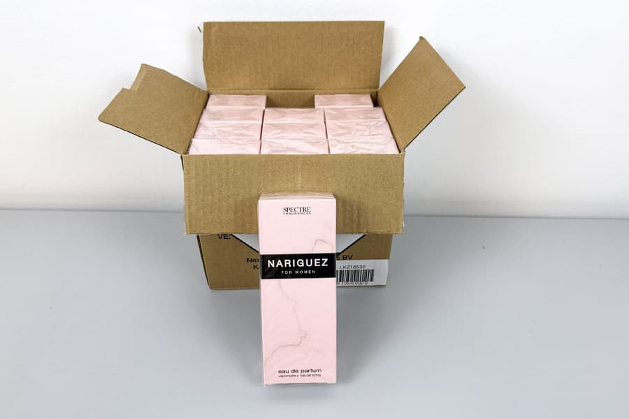 12 Eau de Parfums Spectre, je 100 ml